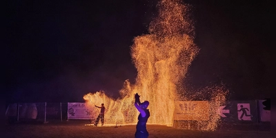 Eine nächtliche Feuershow war einer der Höhepunkte bei der ersten Auflage des Festivals im Vorjahr. Da fand es noch auf der Feuchtwanger Mooswiese statt. (Archivbild: Wolfgang Grebenhof)