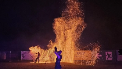 Eine nächtliche Feuershow war einer der Höhepunkte bei der ersten Auflage des Festivals im Vorjahr. Da fand es noch auf der Feuchtwanger Mooswiese statt. (Archivbild: Wolfgang Grebenhof)