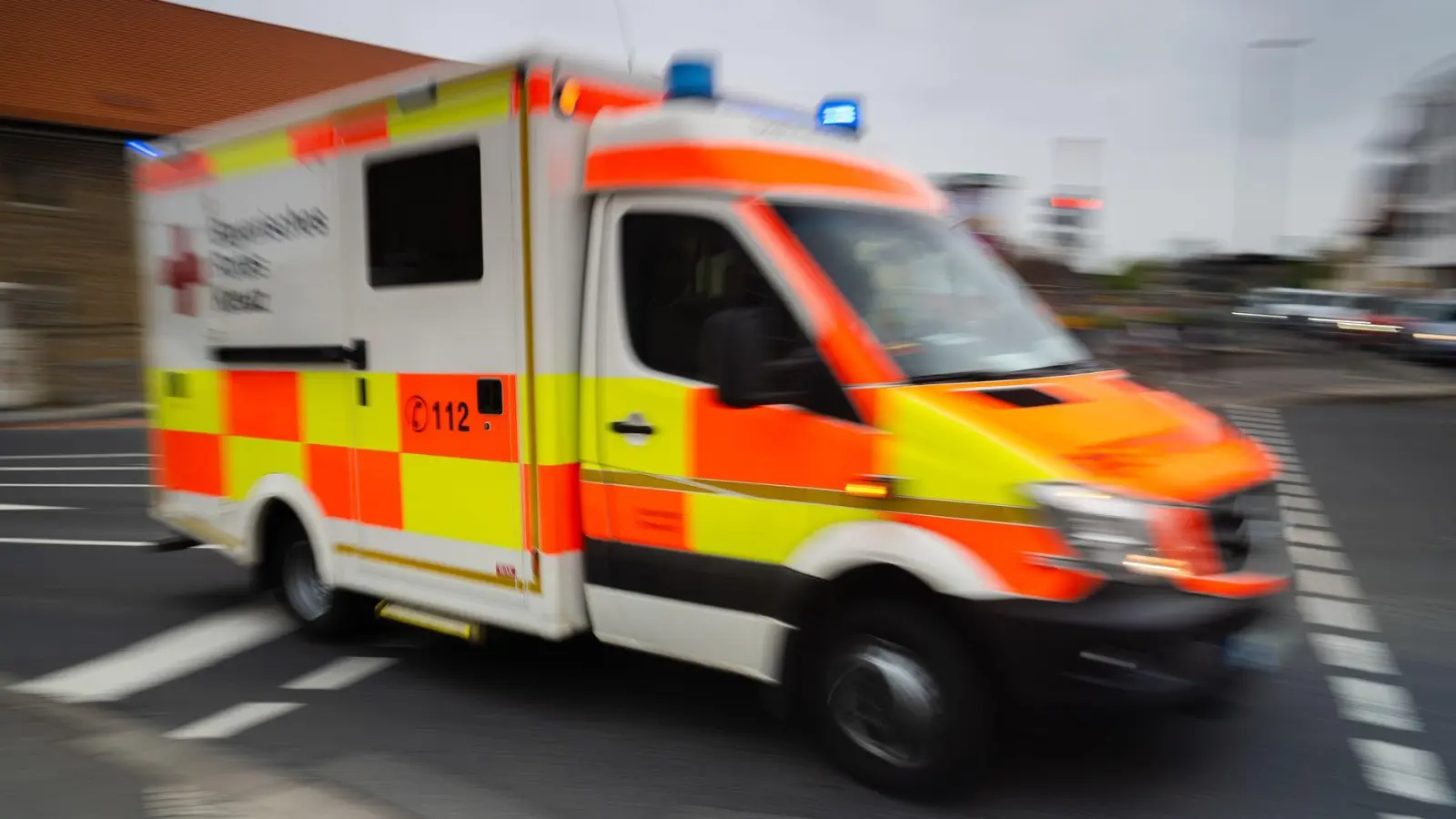 Der Mann wurde laut Polizei in ein Münchner Krankenhaus gebracht. (Symbolbild) (Foto: Nicolas Armer/dpa)