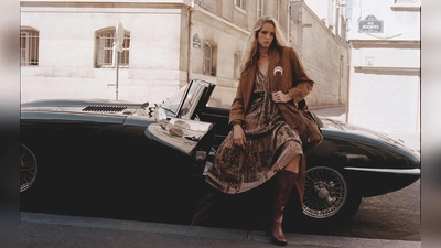 Der Dark Boho Trend - hier von ba&amp;sh - für Herbst/Winter kombiniert die fließende, romantische Ästhetik des Boho-Stils mit dunkleren Farben und Materialien, passend zur kälteren Jahreszeit (Trenchcoat ca. 855 Euro, Handtasche ca. 525 Euro, Stiefel ca. 605 Euro, Kleid ca. 305 Euro). (Foto: ba&sh/dpa-tmn)