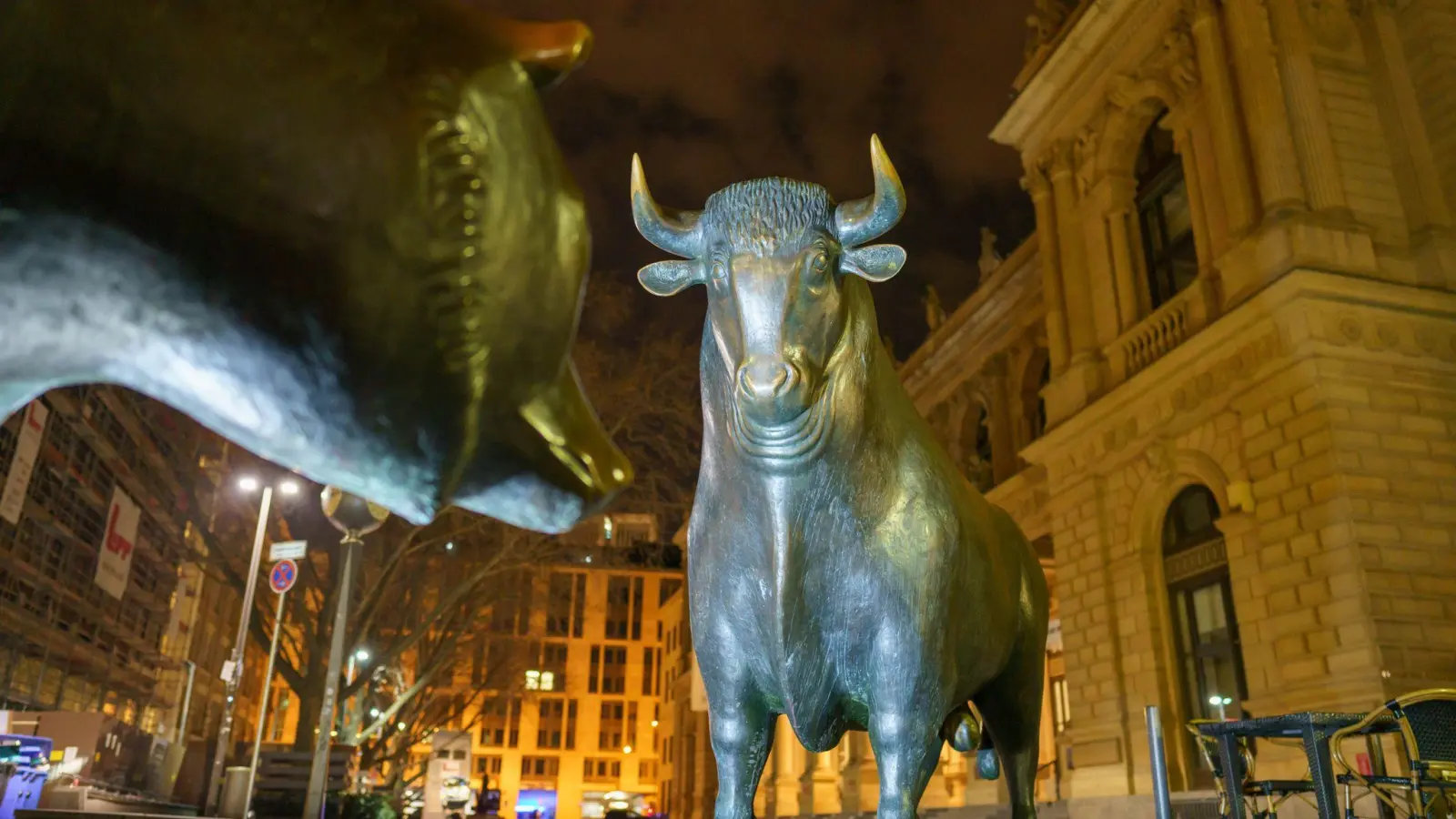 Der Dax legt zum Wochenausklang zu. (Foto: Frank Rumpenhorst/dpa)