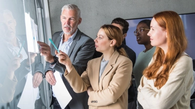 Wie will ich arbeiten? Wer will ich sein? Bei einem Karrierekompass geht es um grundsätzliche Fragen. (Foto: Christin Klose/dpa-tmn)