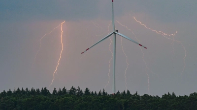 Die Gewitter können auch Starkregen mit sich bringen. (Archivbild) (Foto: Patrick Pleul/dpa)