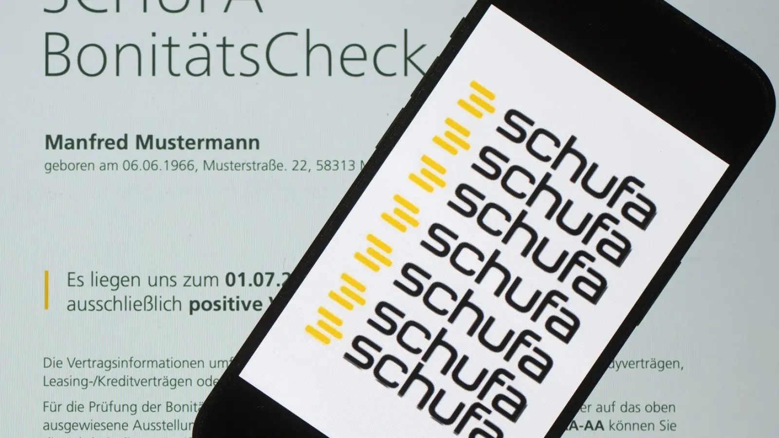 Wer einen Kredit braucht, kommt an der Schufa in der Regel nicht vorbei. Ein neues Verfahren verspricht Verbrauchern „völlige Transparenz“. (Symbolbild) (Foto: Sebastian Kahnert/dpa)