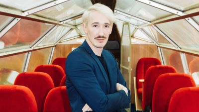 Neil Barry Moss bleibt bis mindestens 2029 Intendant am Landestheater Coburg. (Foto: Eike Walkenhorst/-/dpa)