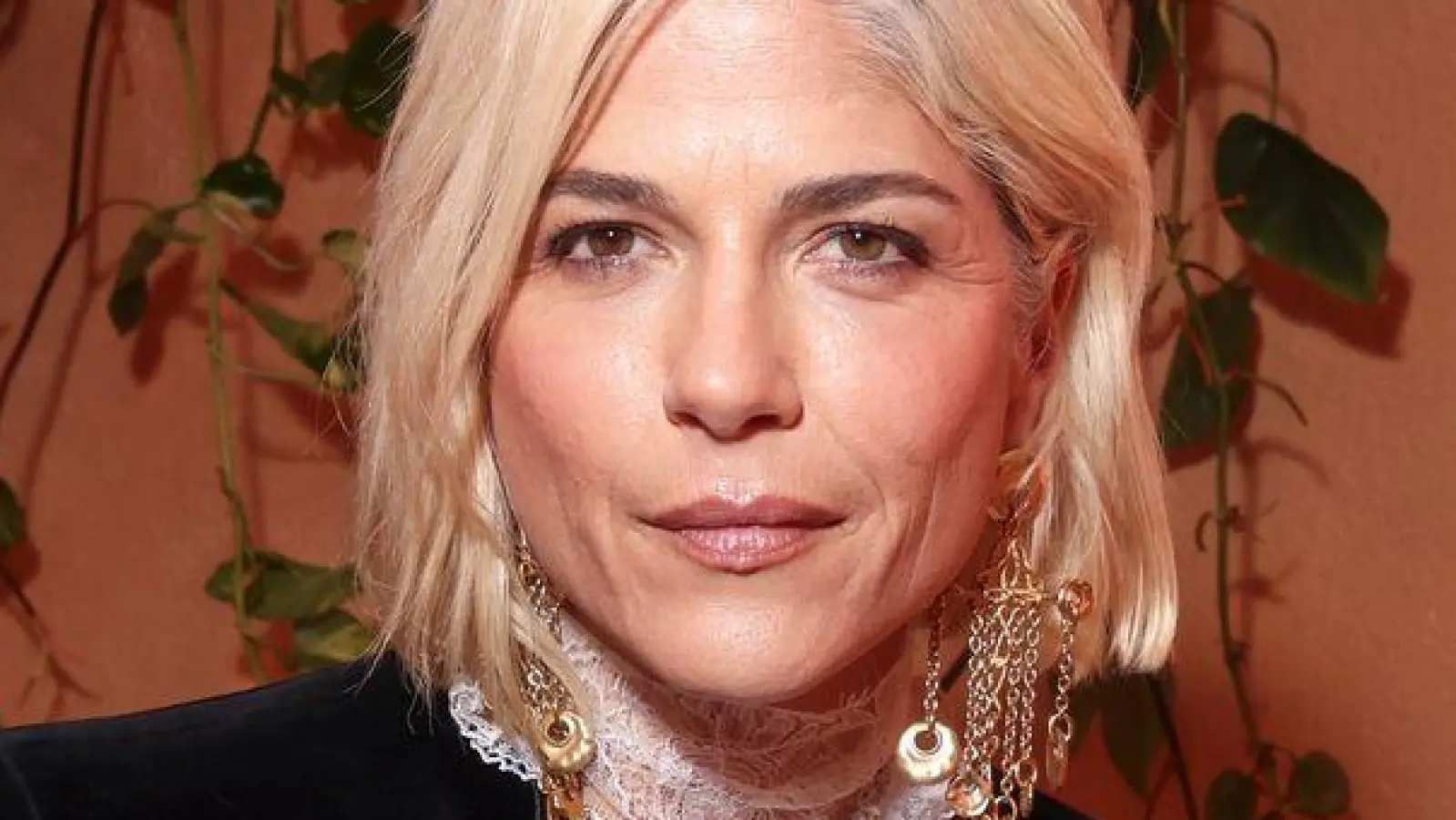 Selma Blair entschuldigt sich in einer Videobotschaft. (Archivbild)  (Foto: Vianney Le Caer/Invision/AP/dpa)