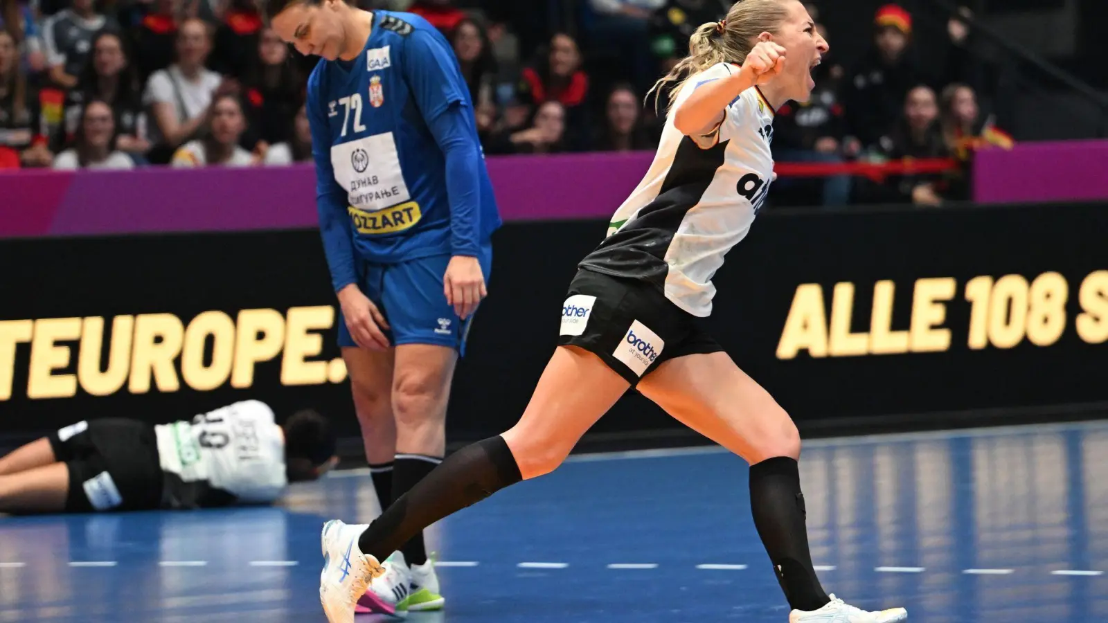 Die deutschen Handballerinnen haben das letzte WM-Vorrundenspiel gegen Serbien gewonnen. (Foto: Marijan Murat/dpa)