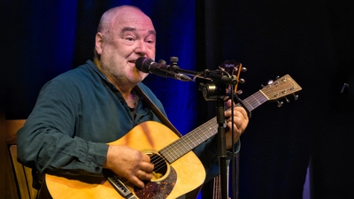 Wolfgang Buck schaut mit seinem Programm „Immerweider” am 24. Oktober in Uehlfeld vorbei. (Archivbild: Martin Stumpf)