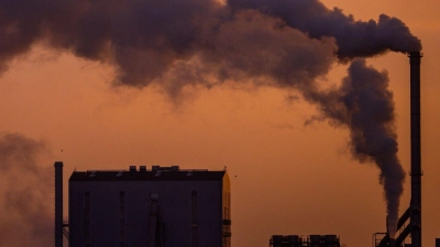 In Summe haben die 40 Dax-Unternehmen ihre Treibhausgas-Emissionen 2024 gesenkt. (Symbolbild) (Foto: Jens Büttner/dpa)