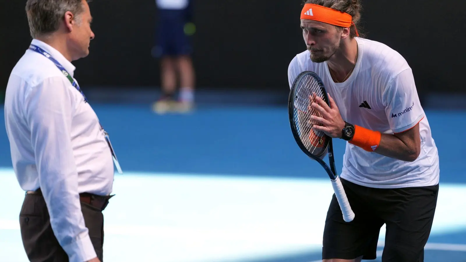 Alexander Zverev haderte mit einer medizinischen Auszeit von Carlos Alcaraz. (Foto: Asanka Brendon Ratnayake/AP/dpa)
