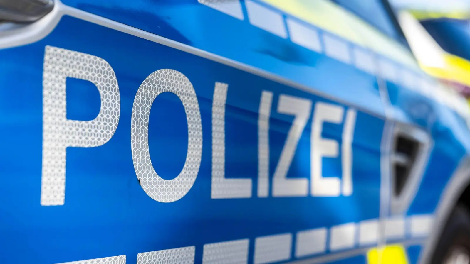 Doppelter Krach: Zwischen Geschäftspartnern bricht ein Streit aus - einer der beiden greift zu fragwürdigen Mitteln. (Symbolbild) (Foto: David Inderlied/dpa)