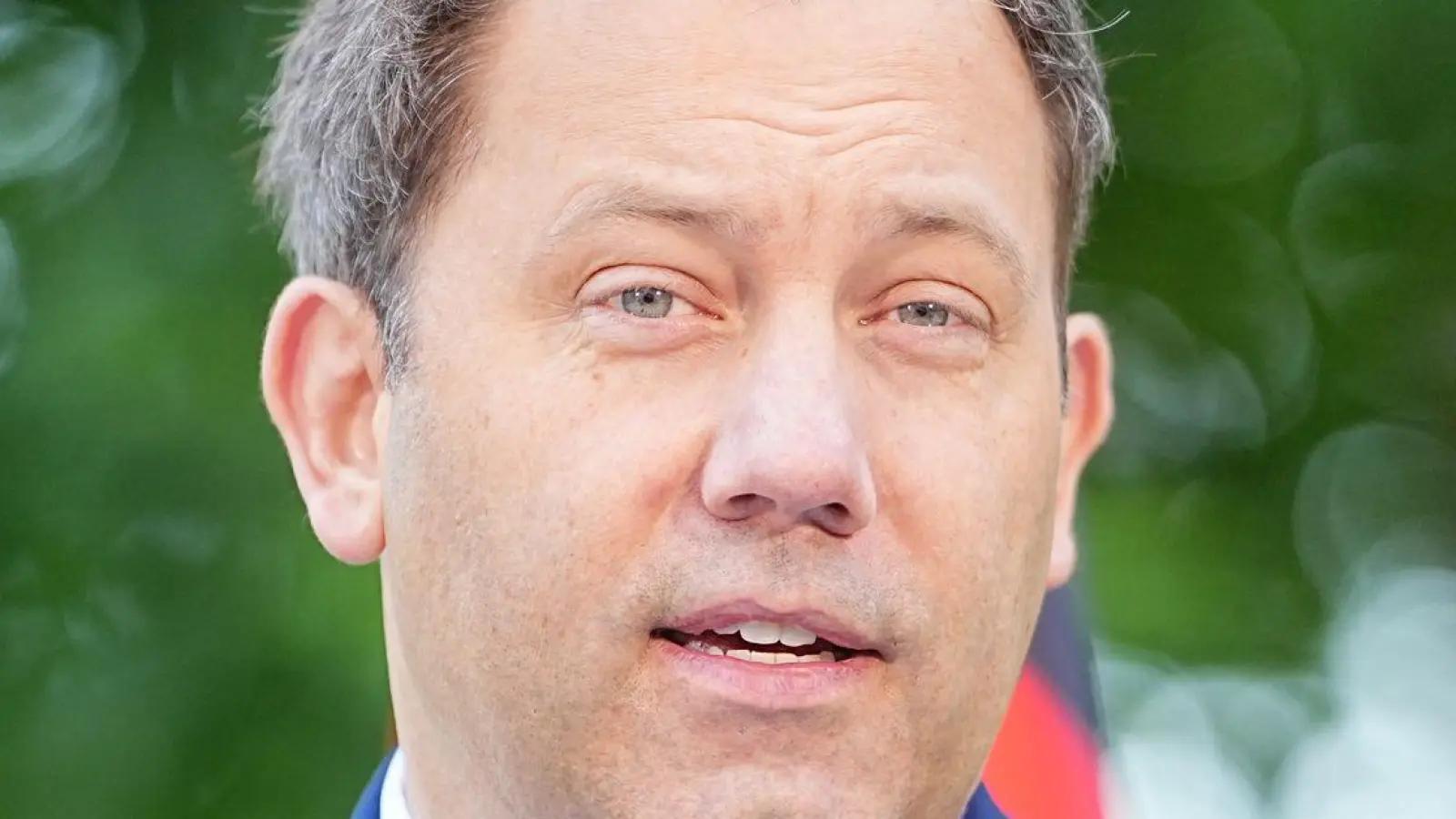 Finanzminister Klingbeil muss in die Rücklage greifen, um eine Milliarden-Lücke zu schließen. (Archivbild) (Foto: Michael Kappeler/dpa)
