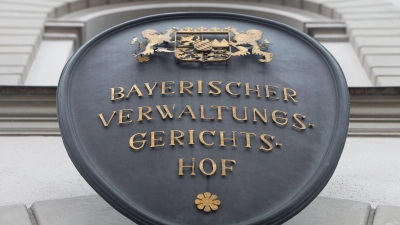 Der Bayerische Verwaltungsgerichtshof wies die Beschwerde der Gemeinde Blaichach im Allgäu gegen eine Flüchtlingsunterkunft in einem Hotel zurück. (Symbolbild) (Foto: Peter Kneffel/dpa)