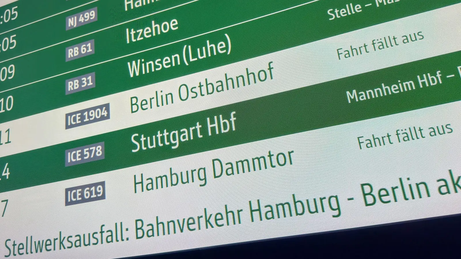 Der Stellwerkausfall bei Lüneburg ist laut Bahn behoben. Der Verkehr zwischen Hamburg und Berlin rollt wieder an.  (Foto: Bodo Marks/dpa)