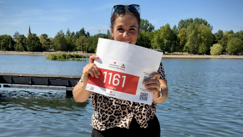 Die Startnummer in der Hand – und dann gibts schon bald auf die Strecke für Laura Preger. (Foto: Annamaria Preger)