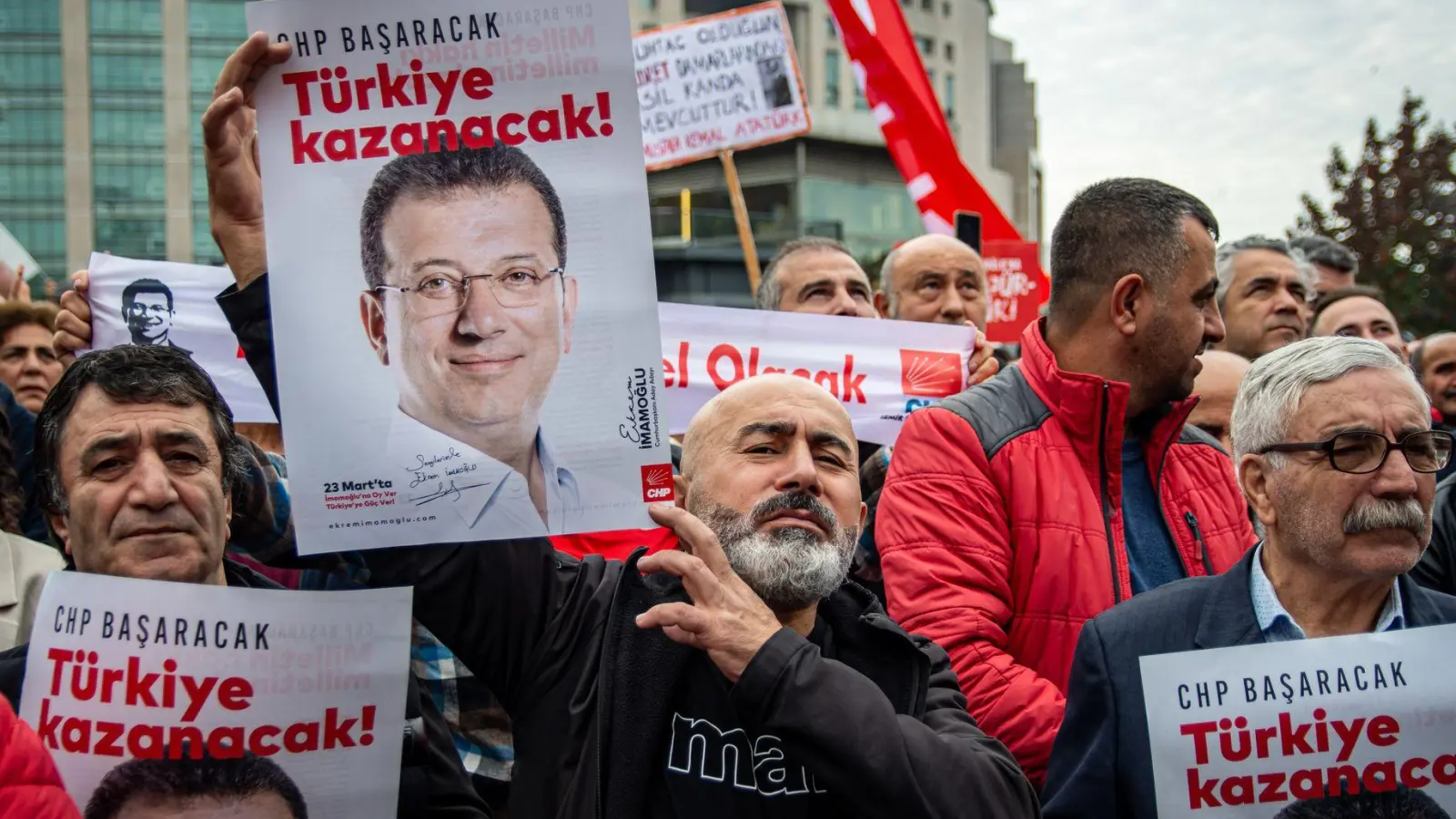 Der Anstieg der Abschiebungen in die Türkei ist aus Sicht der Linksfraktion besonders kritikwürdig. (Archivbild) (Foto: Abdullah Tepeli/ZUMA Press Wire/dpa)