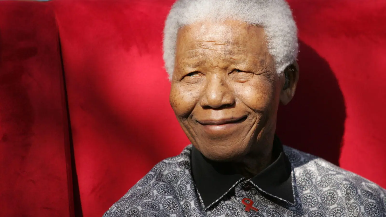 Friedensnobelpreisträger Nelson Mandela ist vor zehn Jahren im Alter von 95 Jahren gestorben. (Foto: Kim Ludbrook/EPA/dpa)