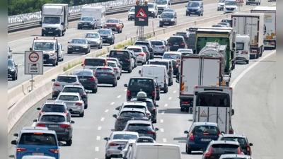 Dieses Jahr gab es in den Sommerferien etwas weniger Staus. (Archivbild) (Foto: Pia Bayer/dpa)