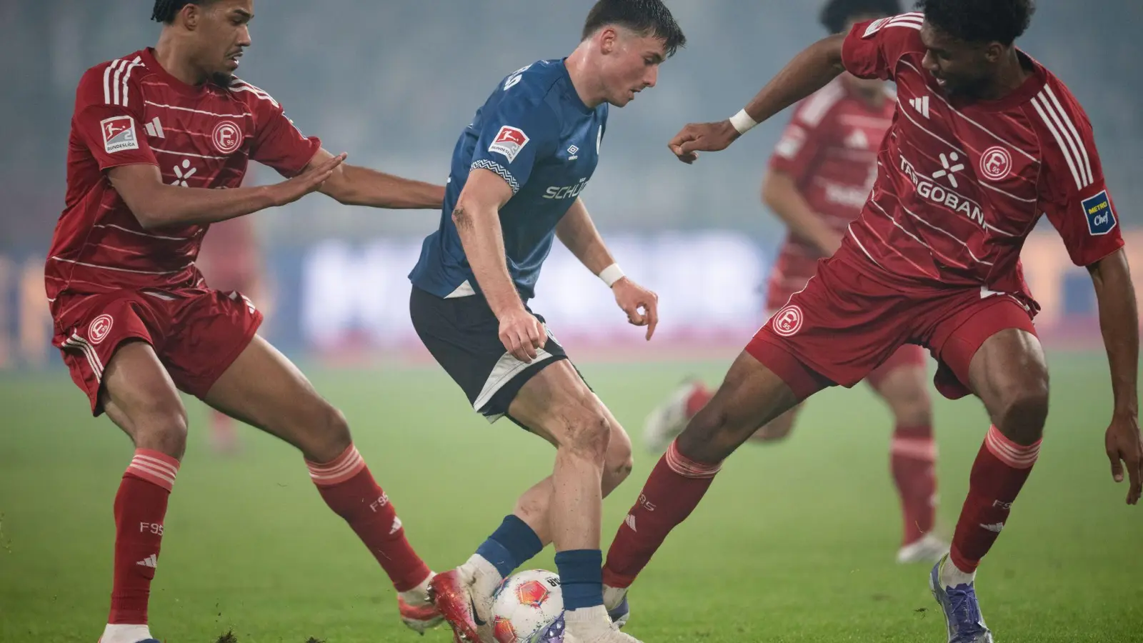 Kein Durchkommen für Arminia in der Düsseldorfer Arena. (Foto: Marius Becker/dpa)