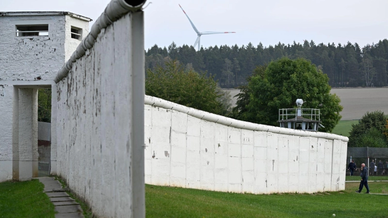 In Mödlareuth sind noch Teile der Mauer zu sehen. (Archivbild) (Foto: Martin Schutt/dpa)