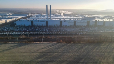 Die Elektromobilität spielt eine wichtige Rolle für die Autobauer in Ostdeutschland.  (Foto: Jan Woitas/dpa)
