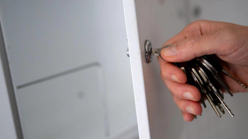 Kein seltener Anblick: ein leerer Briefkasten. (Symbolbild) (Foto: Sven Hoppe/dpa)