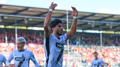 Damar erzielt das einzige Tor beim 1:0-Erfolg der SV Elversberg gegen den 1. FC Kaiserslautern. (Foto: Silas Schueller/DeFodi Images/dpa)