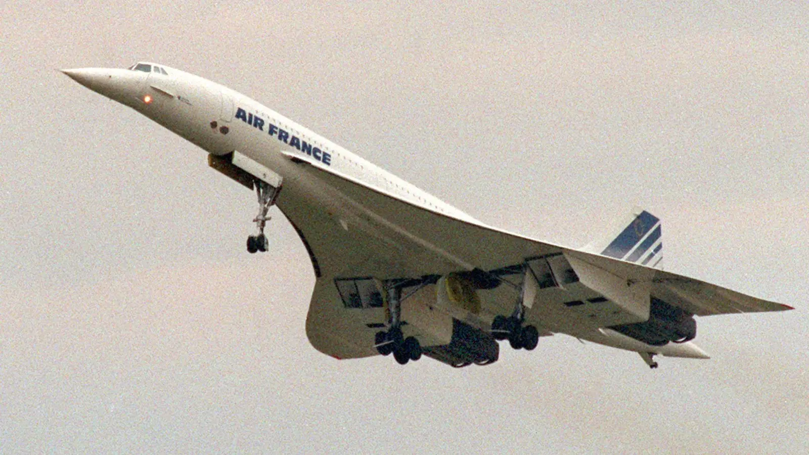Vor 20 Jahren, am 24. Oktober 2003, hob das Überschallflugzeug Concorde ein letztes Mal zu einem kommerziellen Flug ab - von New York nach London. Seitdem ist der zivile Überschallflug Geschichte. (Foto: Günter_Härig/dpa)