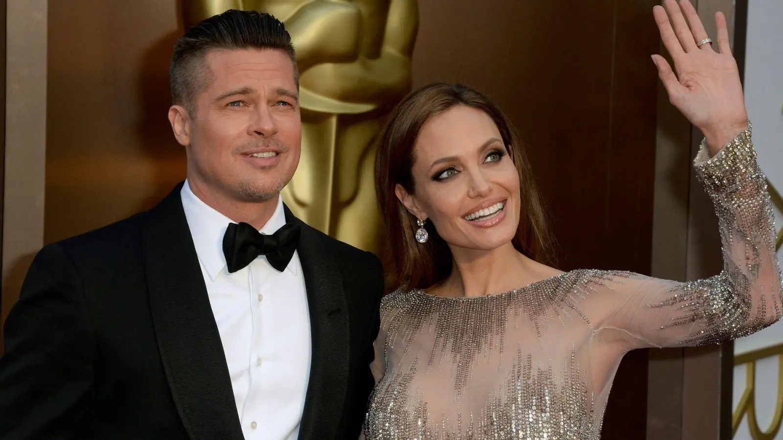 Nach mehr als acht Jahren sind die Papiere nun endlich unterzeichnet: Brad Pitt und Angelina Jolie gehen offiziell als geschieden ins neue Jahr. (Archivbild) (Foto: Mike Nelson/EPA/dpa)