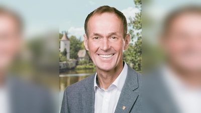 Oberbürgermeister Dr. Christoph Hammer wünscht allen Gästen gute Unterhaltung und eine schöne Kinderzeche. (Foto: Stadt Dinkelsbühl)