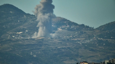 Nach Darstellung Israels hat die Hisbollah zuvor gegen die Waffenruhe verstoßen (Archivbild).  (Foto: Leo Correa/AP/dpa)