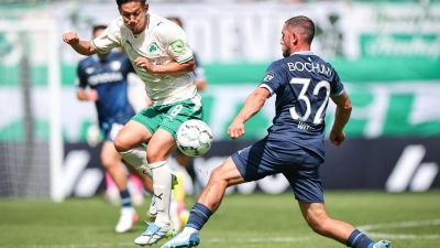 Shinta Appelkamp (l) soll gegen Bochum in der Liga wieder dabei sein. (Archivbild) (Foto: Daniel Karmann/dpa)