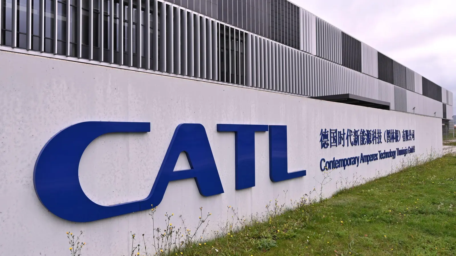 Der Batteriehersteller CATL erweitert sein Testzentrum bei Arnstadt. (Foto: Martin Schutt/dpa)