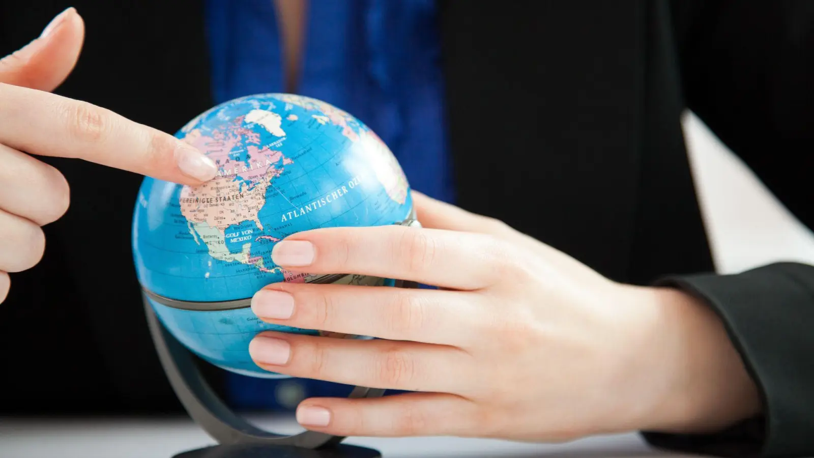 Rund um den Globus gearbeitet? Dann haben Sie unter Umständen auch in anderen Ländern als Deutschland Rentenansprüche erworben. (Foto: Christin Klose/dpa-tmn)