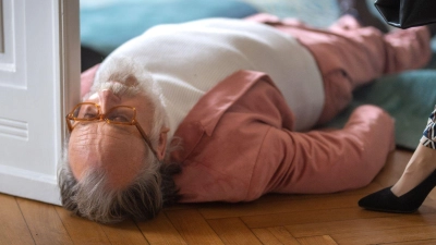Der Schauspieler Friedrich Liechtenstein als Toter. (Foto: Boris Laewen/ZDF/dpa)