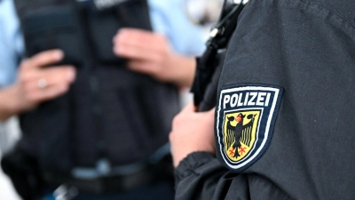 Die Bundespolizei ermittelt nach einem Polizeieinsatz am Hauptbahnhof Regensburg wegen eines Verstoßes gegen das Waffengesetz. (Symbolbild) (Foto: Sven Hoppe/dpa)