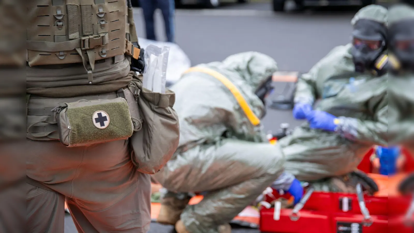 In Deutschland darf die Bundeswehr nur in bestimmten Fällen im Rahmen einer Amtshilfe eingesetzt werden. (Foto: Pia Bayer/dpa)