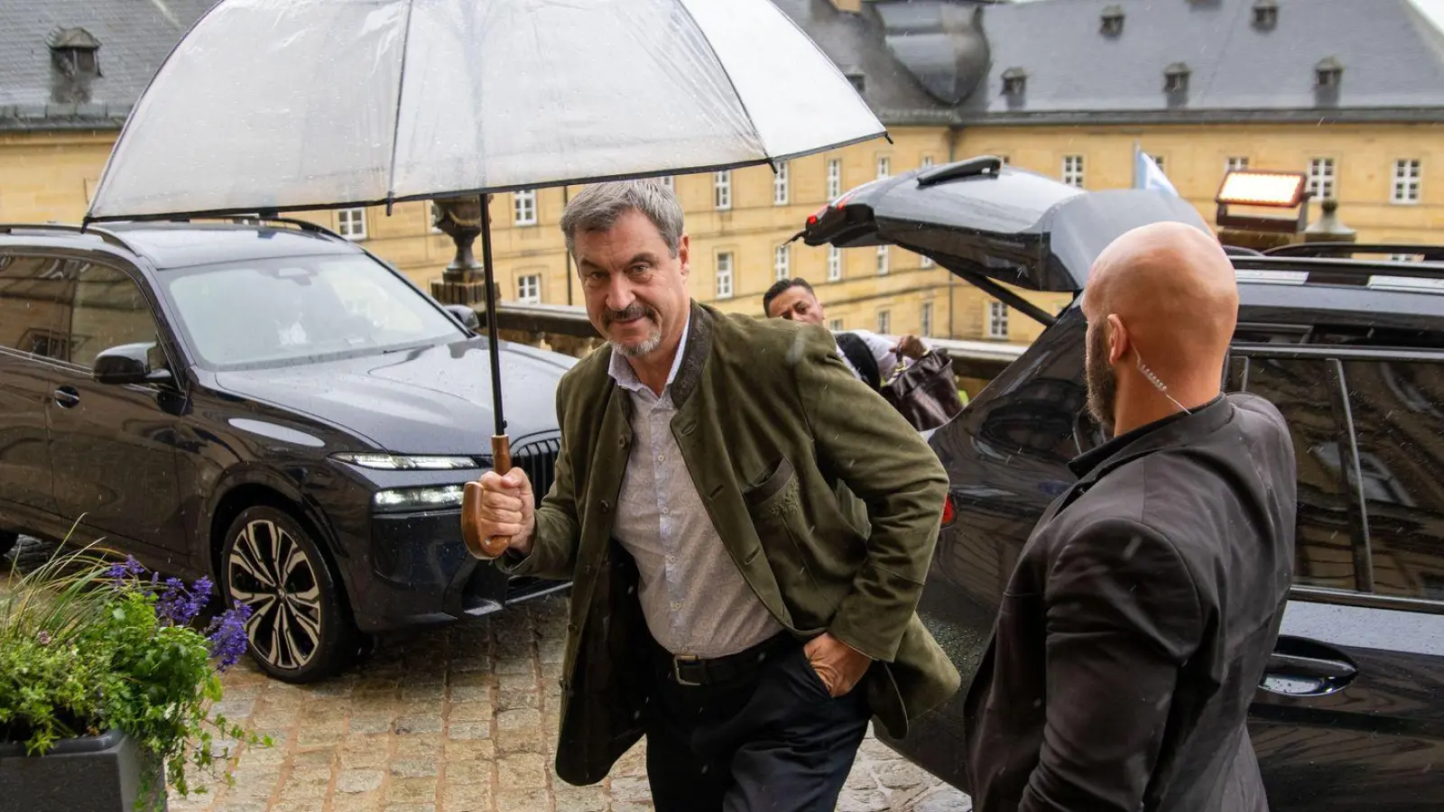 Ministerpräsident Söder hat in diesem Jahr zur CSU-Klausur Pläne im Gepäck, die wohl nur auf wenig Begeisterung stoßen werden: Bayern muss sparen - auch bei Stellen für Landesbeschäftigte.  (Foto: Pia Bayer/dpa)