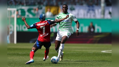Spielte zuletzt für die SpVgg Greuther Fürth in der zweiten Liga: Hoffenheims Joshua Quarshie (r). (Foto: Daniel Karmann/dpa)