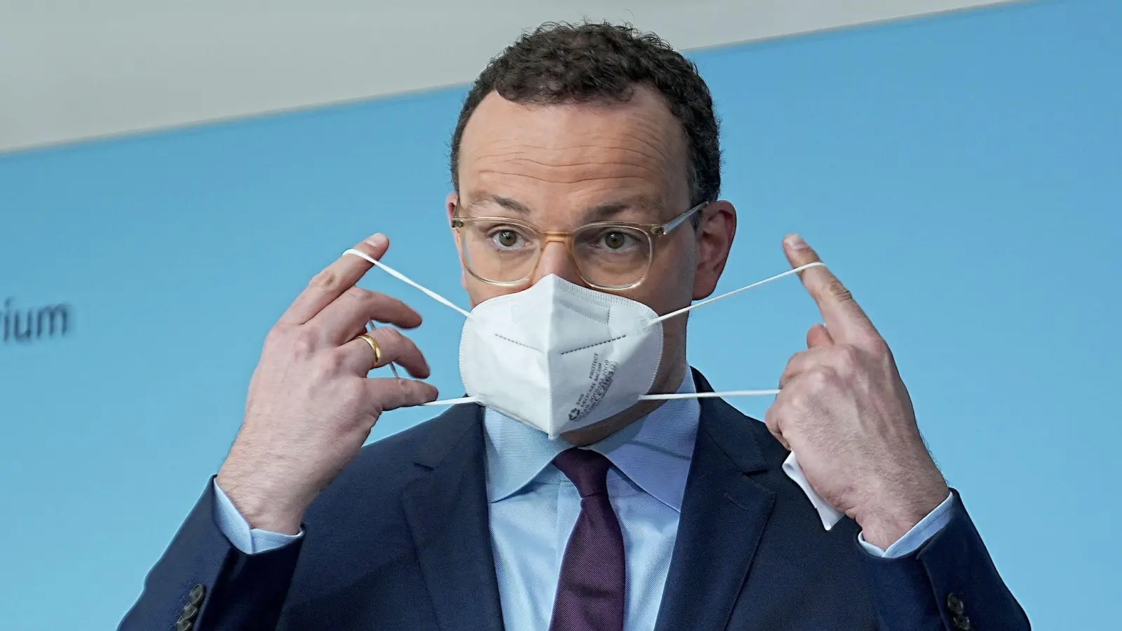 Unions-Fraktionschef Jens Spahn verteidigt seine Masken-Politik während der Pandemie. (Archivbild) (Foto: Michael Kappeler/dpa)