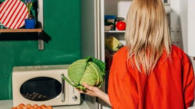 Gemüse als Hauptdarsteller: Wer bei Mahlzeiten den Fokus darauf legt, macht in Sachen Ernährung ziemlich viel richtig.  (Foto: Vira Simon/Westend61/dpa-tmn)