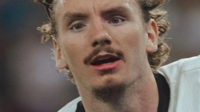 Jubelt Nick Woltemade bald im Trikot des FC Bayern? (Foto: Robert Nemeti/dpa)