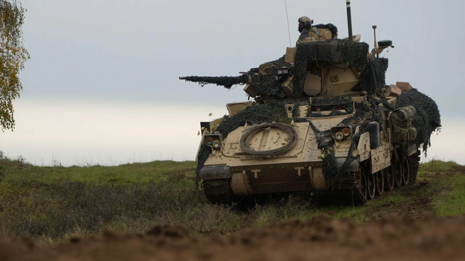 Rund 3.000 Kräfte haben bei der Militärübung „Combined Resolve 27-01“ der US-Army auf der Hohenfels Training Area teilgenommen. (Foto: Felix Kirberg/dpa)