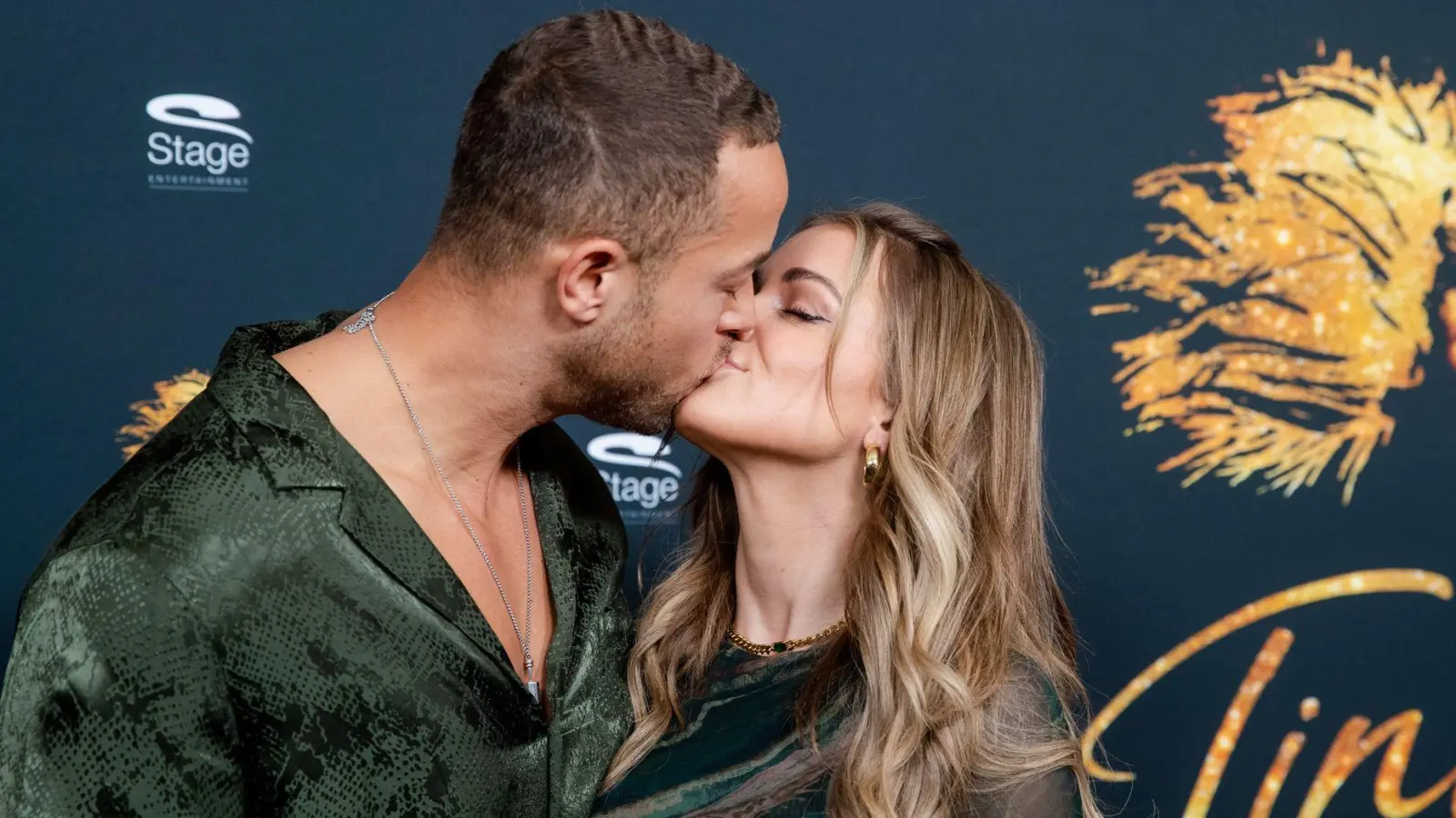 Andrej Mangold und seine Verlobte Annika Jung erwarten ihr erstes Kind. (Archivbild) (Foto: Christoph Schmidt/dpa)