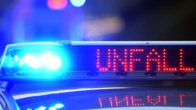 Die Polizei ermittelt wegen fahrlässiger Tötung gegen den Lastwagenfahrer. (Symbolbild) (Foto: Stefan Puchner/dpa)