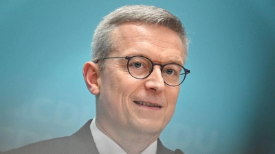 Digitalminister Wildberger hat sich dafür ausgesprochen, das europäische Digitalgesetz DSA konsequent durchzusetzen. (Archivbild) (Foto: Sebastian Christoph Gollnow/dpa)
