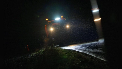 Vom Sonntagabend bis Montagvormittag ist in weiten Teilen Bayerns mit Glatteis zu rechnen. (Symbolfoto) (Foto: Pia Bayer/dpa)