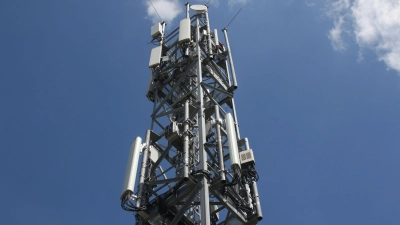 1&amp;1 hatte 2019 erstmals ein eigenes Mobilfunk-Spektrum ersteigert. Bisher nutzt das Unternehmen das Netz anderer Anbieter und zahlt dafür Miete. (Foto: Christoph Dernbach/dpa)