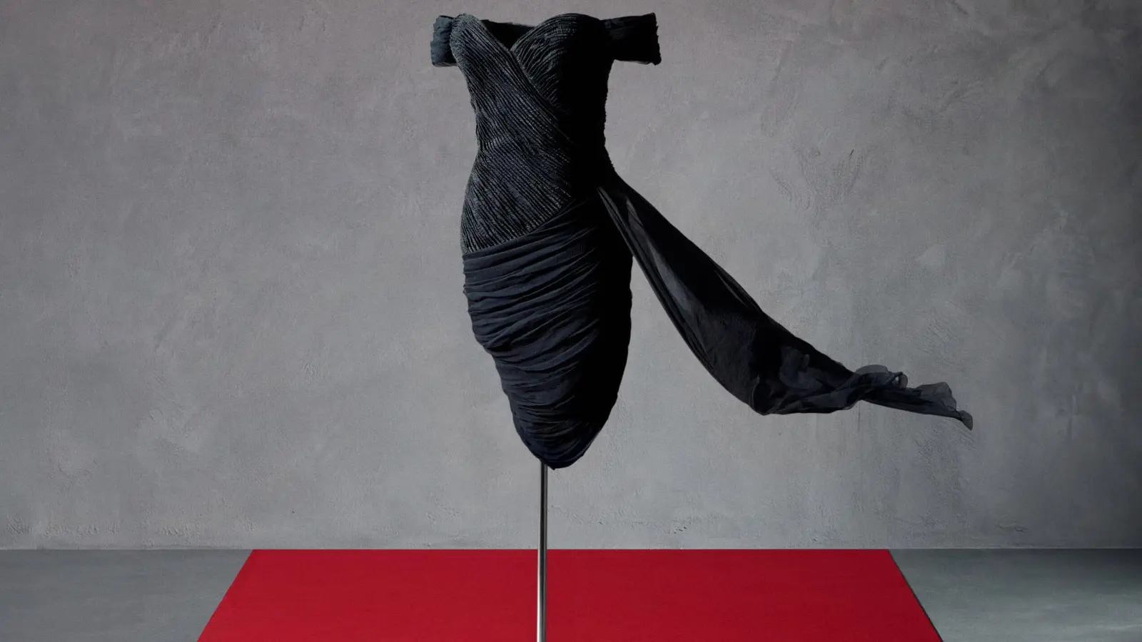 Das sogenannte Rachekleid der verstorbenen Lady Di kommt unter den Hammer in New York.  (Foto: ---/Sotheby's/dpa)
