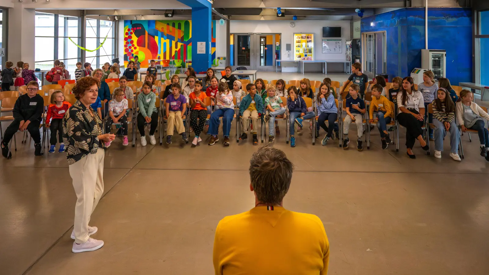 Beim Kinder-Workshop der Bachwoche: Workshop-Leiterin Petra Mengeringhausen und Johannes Mnich, der zukünftige Intendant der Bachwoche. (Foto: René Chlopotowski)